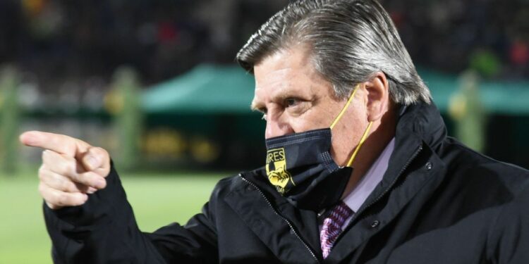 Miguel Herrera nunca diría que no a México y pide a Martino hacerse a un lado si no tiene salud