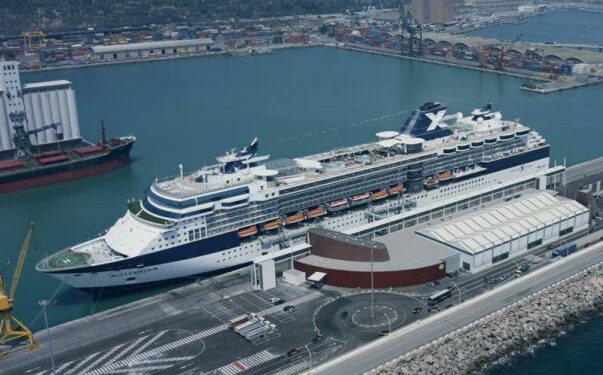 Port Barcelona decide que Muelle Adossat se concentre en tráfico de cruceros