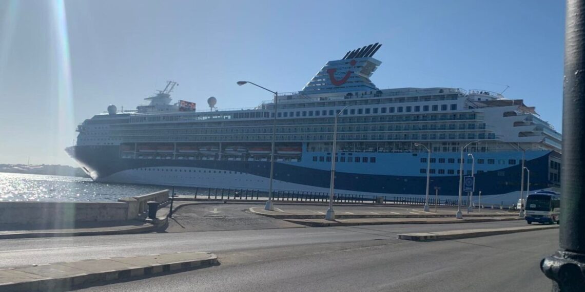 Radio Habana Cuba | Embarcación británica Marella Explorer 2 reactiva actividad de cruceros en La Habana