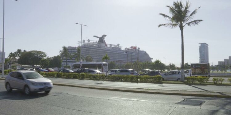 Recibe Vallarta 6 mil cruceristas en 2 días; dejan $14 MDP