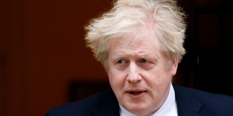 Reino Unido: Ucrania y pandemia, los reflejos de Johnson para olvidar sus fiestas