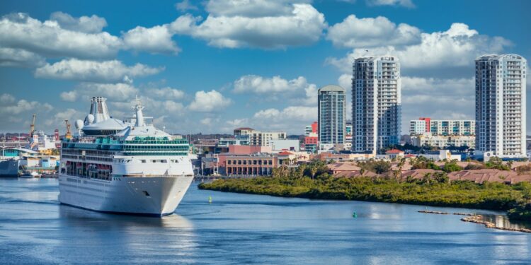 Retiran alerta de riesgo por Covid-19 a los viajes en cruceros