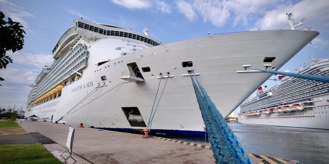 Royal Caribbean entra a la reservación de hoteles