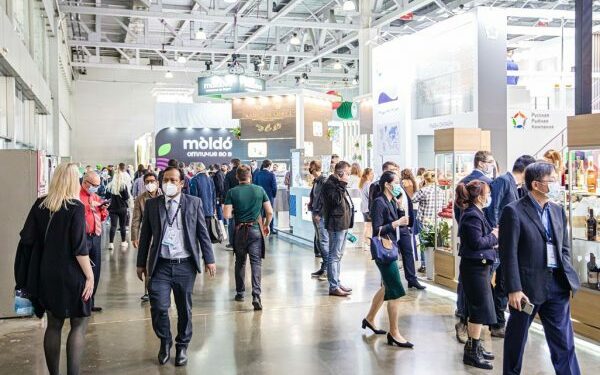 Rusia, ajena a la realidad: mantiene su feria turística pese a la guerra | Noticias de Agencias de viajes