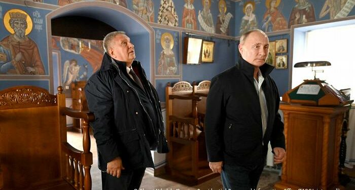 Vladimir Putin con Igor Sechin.