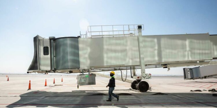 Se van agotando los boletos para viajar desde Santa Lucía en su inauguración