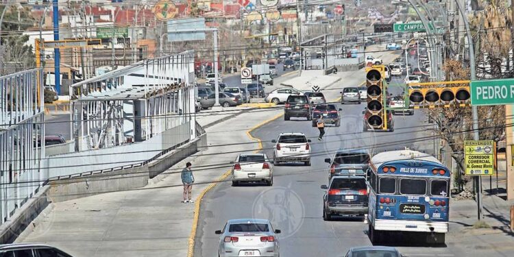Sortean juarenses la falta de vías alternas