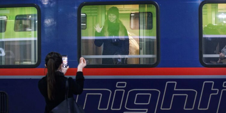 Viaje en tren nocturno a través de Europa para luchar contra el cambio climático | Internacional