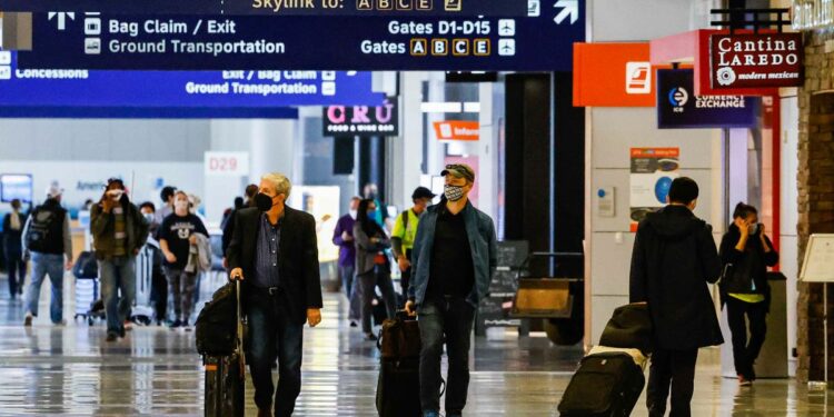 Volaris, Spirit y otras aerolíneas de bajo costo planean verano de viajes en aeropuerto DFW
