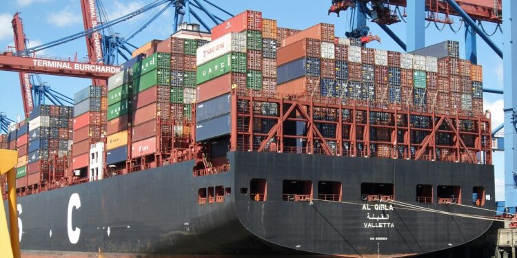 barco portacontenedores