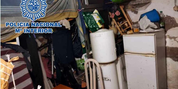 Interior de uno de los 'pisos patera'.