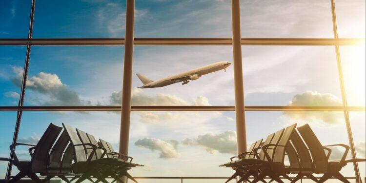¿A dónde puedo viajar en avión desde el Aeropuerto Intercontinental de Querétaro? 