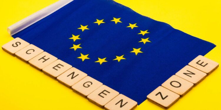 El ETIAS tendrá una validez de 3 años consecutivos y las personas podrán hacer viajes múltiples a la Zona Schengen con estancias de hasta 90 días.