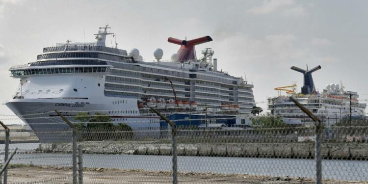 ¿Qué pasó con la mujer que saltó del crucero Carnival? Brincó esposada desde un piso 10 en el Golfo de México | Internacional | Noticias