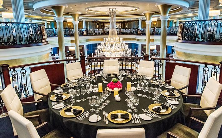 El comedor principale en el crucero más grande del mundo