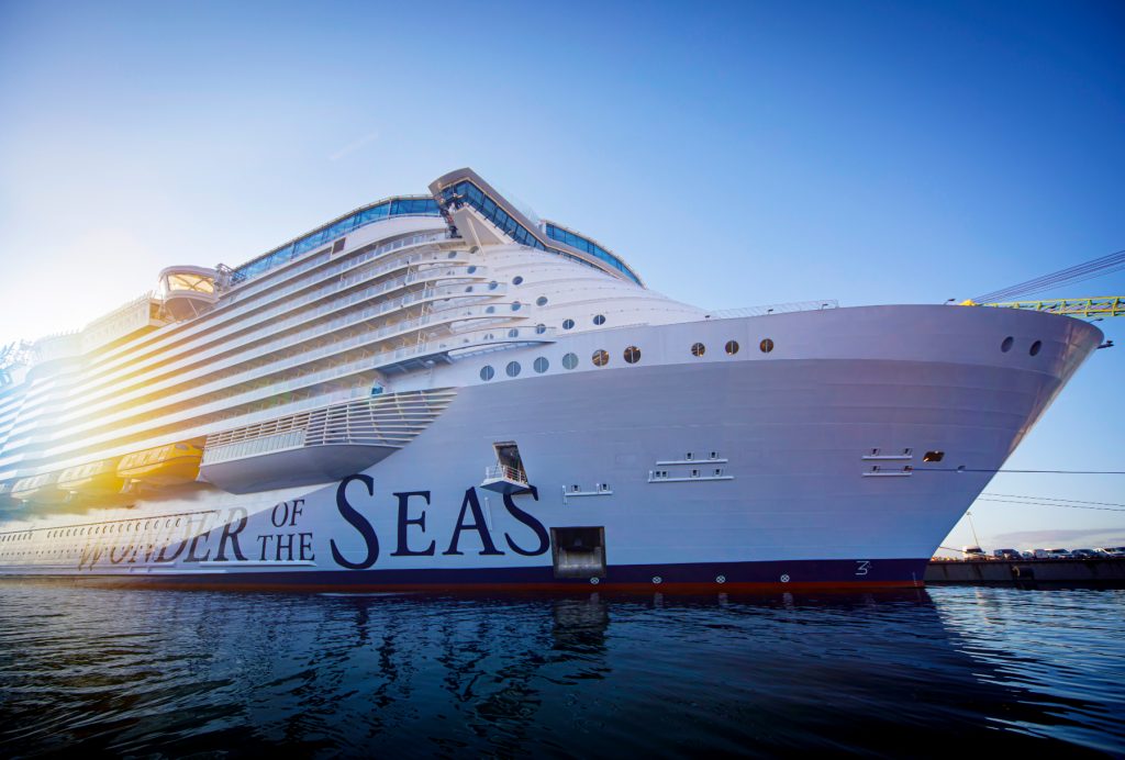 La proa del crucero más grande del mundo