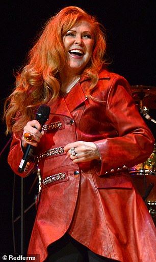 Carol Decker de la banda T'Pau también estaba a bordo del crucero.