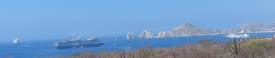 En postpandemia Cabo San Lucas recibe 4 grandes cruceros Cruceros
