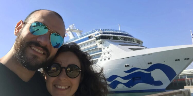 Vivir a bordo. El mendocino que recorre el mundo embarcado: cómo es trabajar y enamorarse en un crucero de lujo