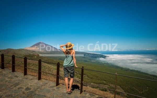 outdoors travel hiking mountains vulcan tenerife above clouds pico del teide folkscenery t20 moeyld