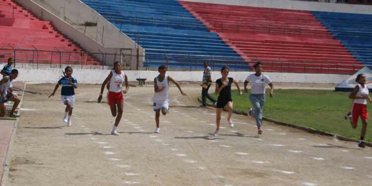 Ramón Corredor Zagarra, hombre de 62 años, quien es el actual coordinador de atletismo del club Correcaminos del Magdalena, abusó de un menor.