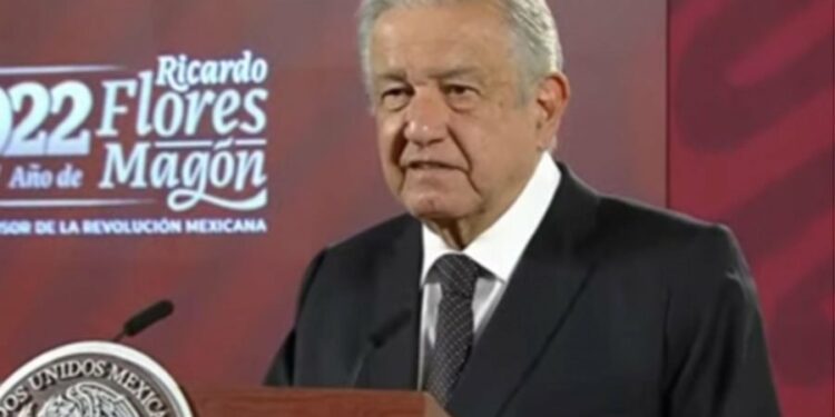 AMLO pide no vacacionar durante reactivación económica (semana santa)