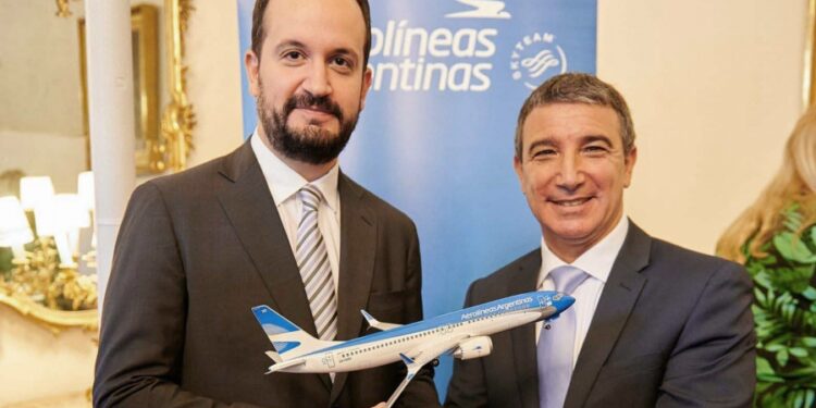 Estos vuelos permitirn recuperar la conexin dijo el embajador Carls