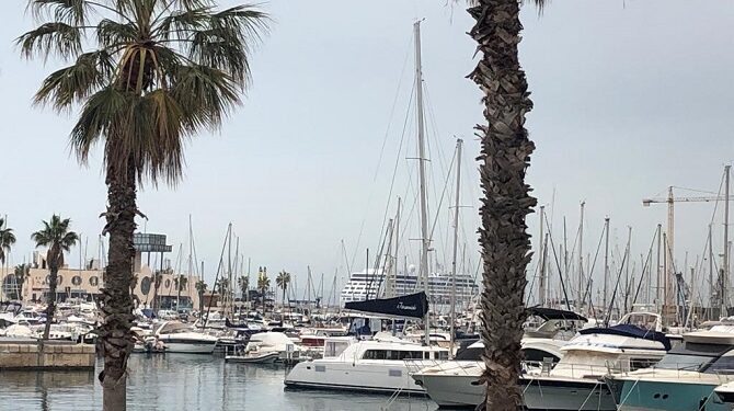 Alicante recibe a 3.600 turistas ingleses y noruegos en cruceros | ALICANTE PRESS