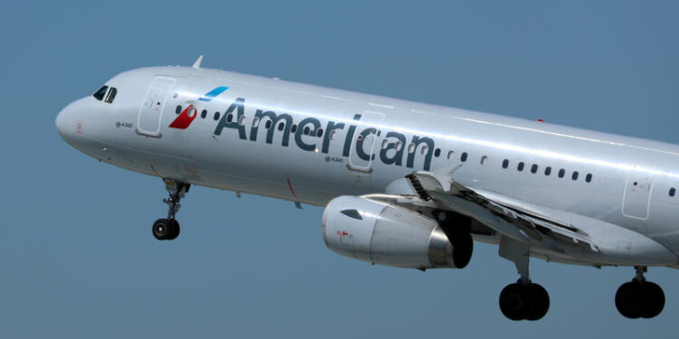 American Airlines ve sólida demanda de viajes pese a tarifas