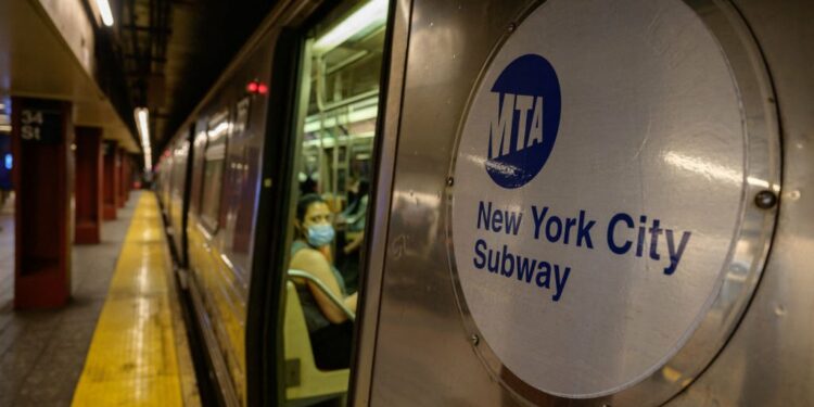 Aquí cuáles agencias de tránsito del área triestatal eliminan el uso de mascarillas tras fallo de jueza – Telemundo New York (47)