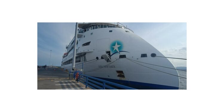 Arribó por primera vez a Puntarenas el crucero de expedición “Greg Mortimer”