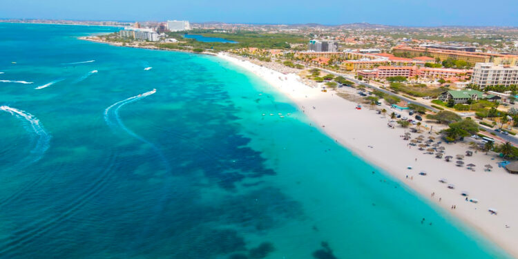 “One happy island” es el slogan que se puede leer en toda la isla: “La isla feliz”