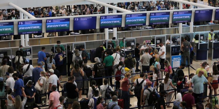 aeropuerto-cancun-madrid-aviones-mexico-españa