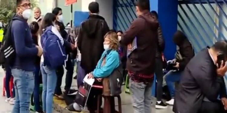 Caos y reclamos en Migraciones tras el inicio de la atención para obtener el pasaporte