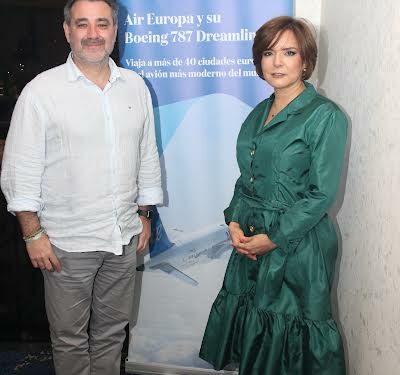 Juan Calvo, el experto consultor de viajes realizó la charla con los asistentes de esos destinos que el público podrá disfrutar durante estos diferentes destinos que se realizarán por Europa y Latinoamérica