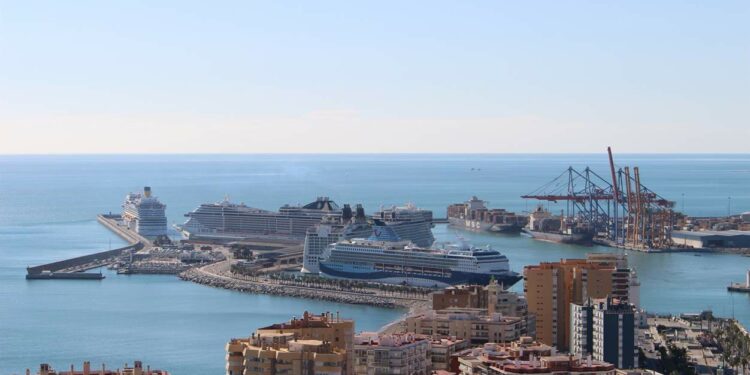 Comienza la temporada alta de cruceros en el puerto con 96 cruceros hasta junio