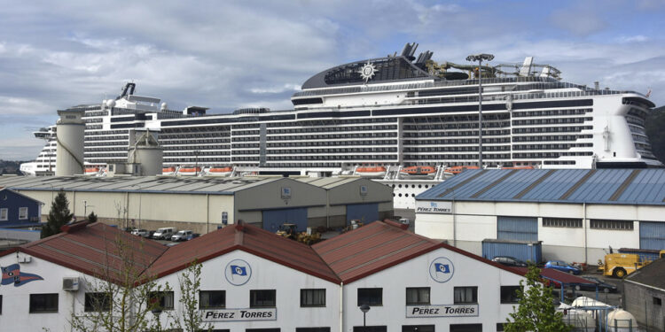 Comienza la temporada de cruceros en Ferrol con la llegada del “MSC Virtuosa”