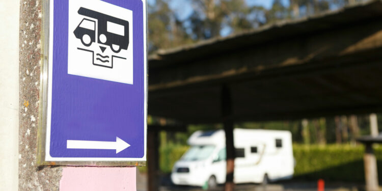 Cómo viajar en autocaravana y estacionar sin problemas