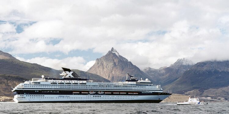 La temporada de cruceros en el puerto de la ciudad de Ushuaia concluy con la partida de la ltima embarcacin prevista para este ao Foto Archivo