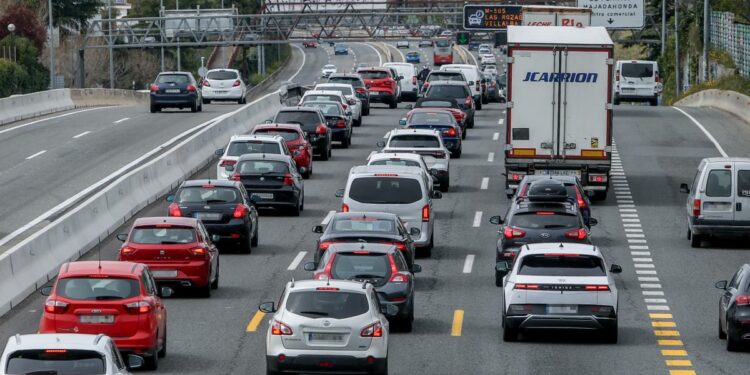 Consejos y recomendaciones para viajar en coche esta Semana Santa 2022