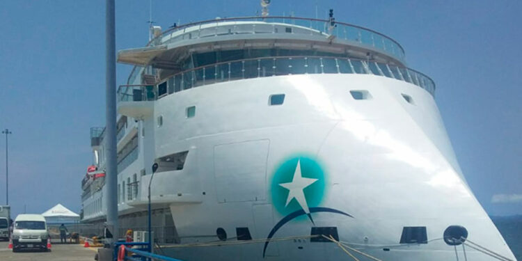 Crucero de expedición “Greg Mortimer” arribó por primera vez a Puntarenas