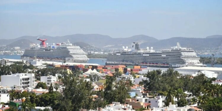 Doble arribo de cruceros turísticos llega este lunes a Mazatlán