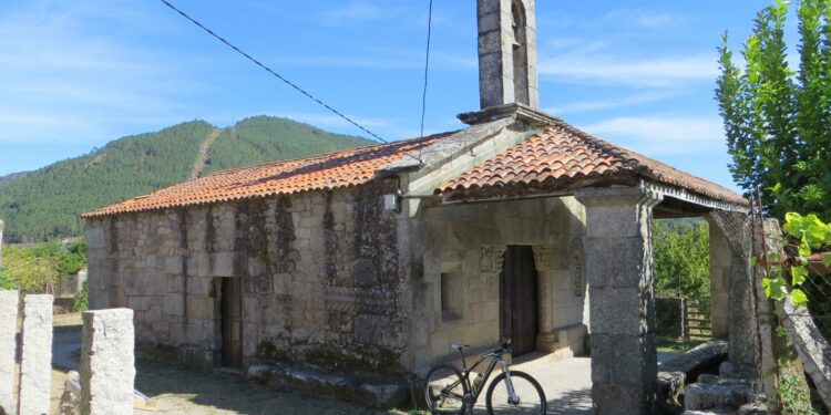 Wikiloc | Foto de Iglesia prerrománica de San Xes de Francelos (2/2)