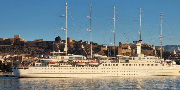 El Puerto de Almería presentará en la Seatrade Cruise Global los atractivos turísticos de la provincia