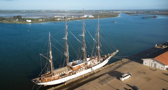 sea cloud