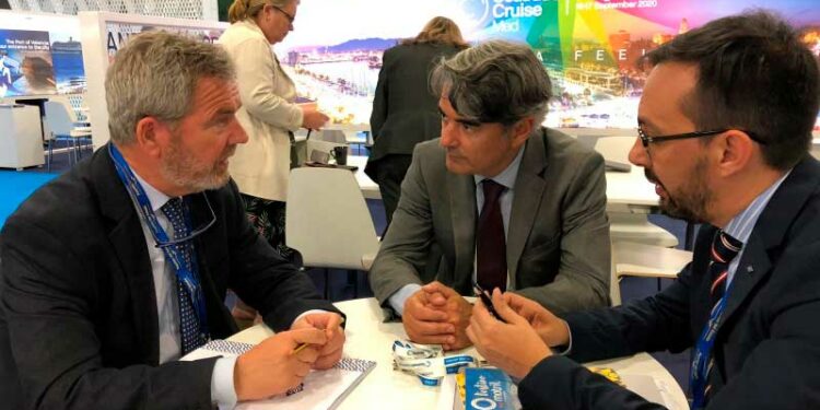 El Puerto de Motril promociona el destino de la Costa Tropical en la mayor feria de cruceros del mundo