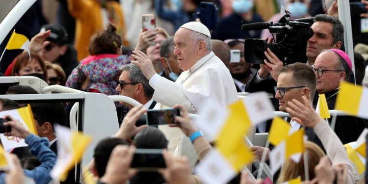 El papa Francisco, sobre su posible viaje a Ucrania: “Estoy disponible” | Internacional