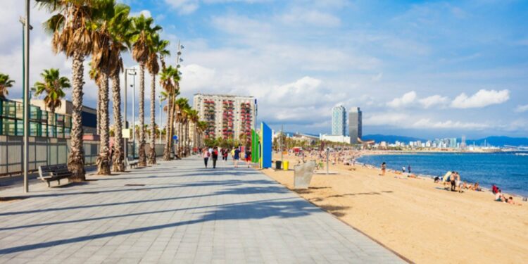 El turismo no recupera los niveles previos a la pandemia por la falta de viajeros extranjeros