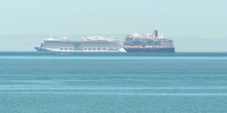 En La Paz los cruceristas gastan 70 dólares por persona