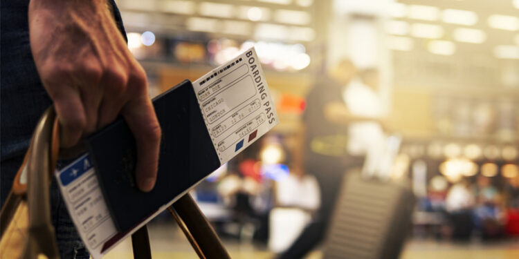 Estados Unidos reduce su alerta de viajes a Ecuador